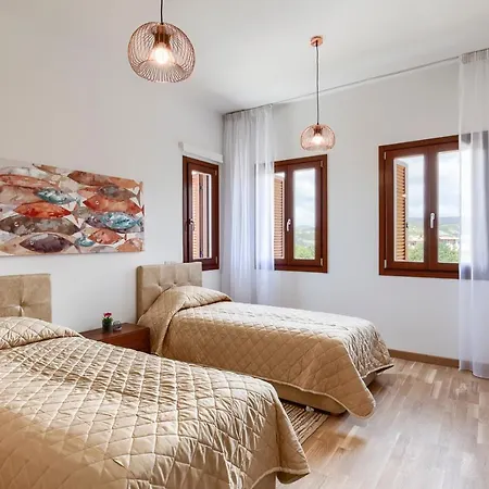 Town House In Sleeps 4 With Pool And Air Con Kouklia