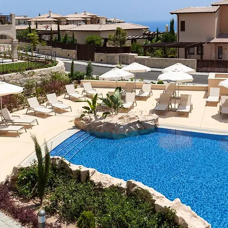 Town House In Sleeps 4 With Pool And Air Con Σπίτι διακοπών