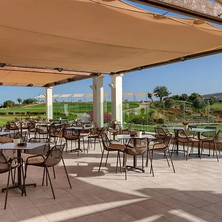 Σπίτι διακοπών Town House In Sleeps 4 With Pool And Air Con *